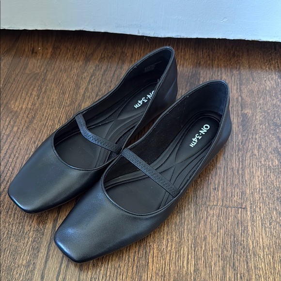 Macy's Black Leather Flats Slip-On Loafers - Picture 1 of 3